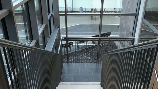 Jaunolaines sākumskolas sporta zāle