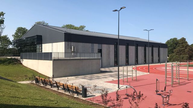 Tukuma 3.pamatskolas sporta zāle un stadions